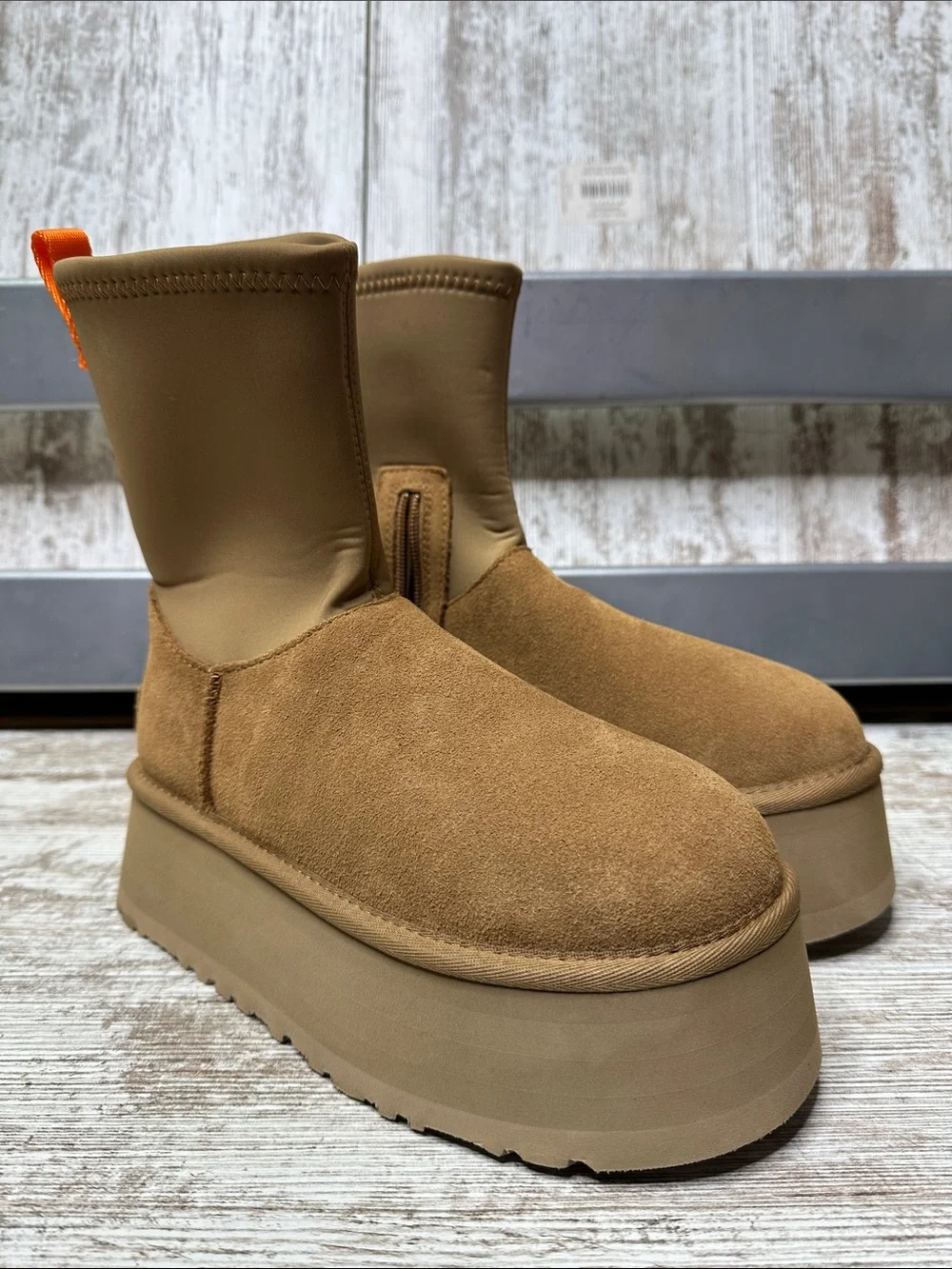 UGG UGG Classic Dipper Platform 1144031 Women's Fashion Boots Chestnut Sz 5